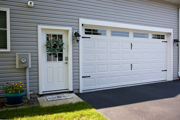 24/7 Emergency Garage Door Panel Replacement experts in Whitehall, MI